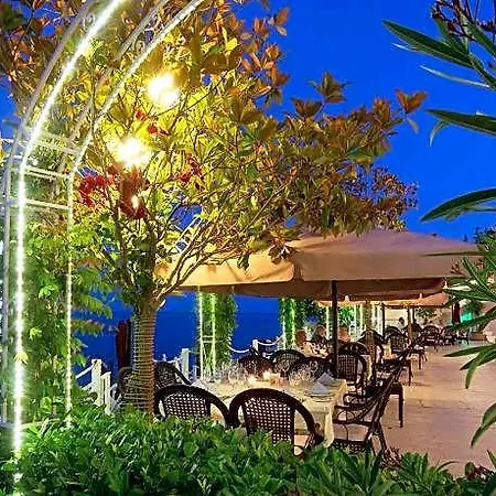 Отель Luxurious And Panoramic At The Beach.