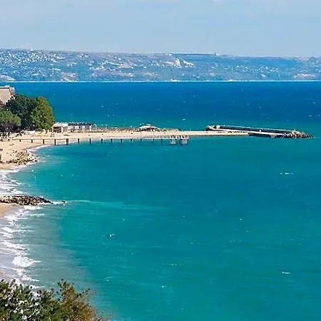 Отель Luxurious And Panoramic At The Beach.