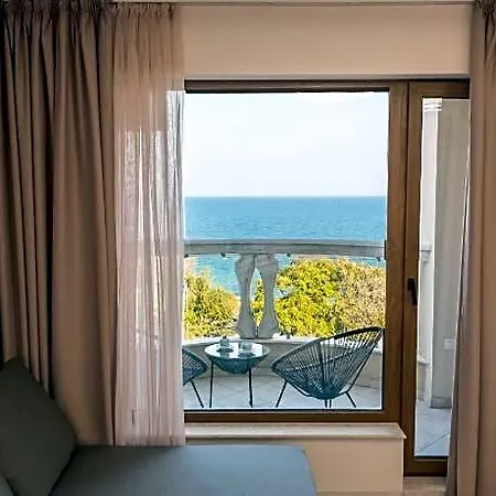Отель Luxurious And Panoramic At The Beach. 5*